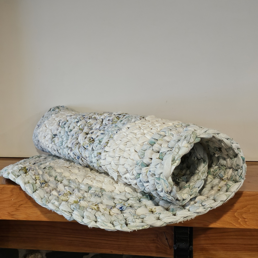 Handcrafted Oval Rag Rug - White and Blue - Picture 8 of 9